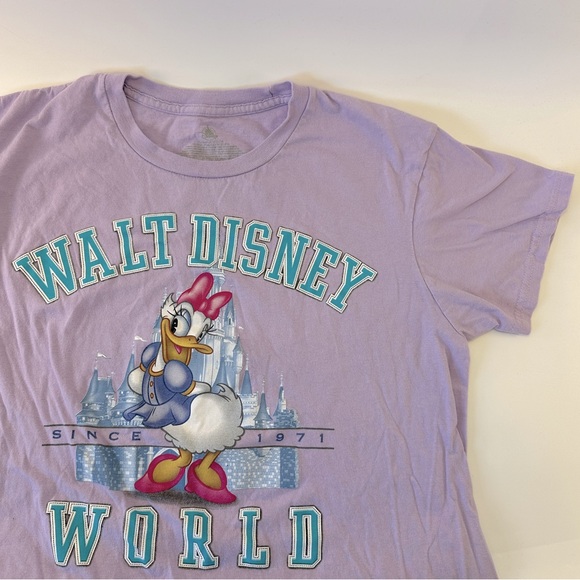 Disney Parks Walt Disney World‎ Daisy Duck Castle Purple T-Shirt Medium - Picture 1 of 7